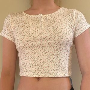 NWT Floral button crop top